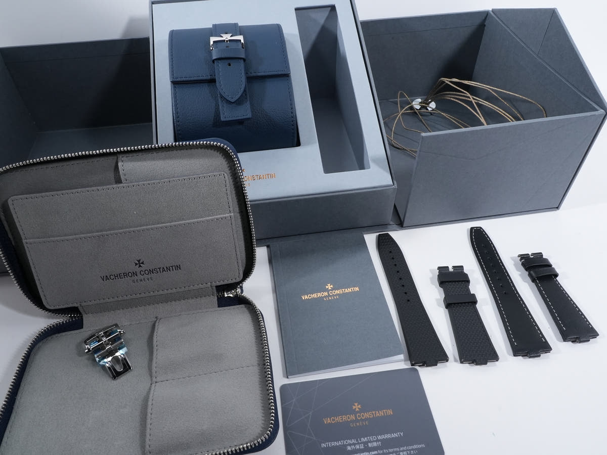 Vacheron Constantin Overseas Automatic Ref.4520V/210A-B483 Black Dial Unused jkc96fms