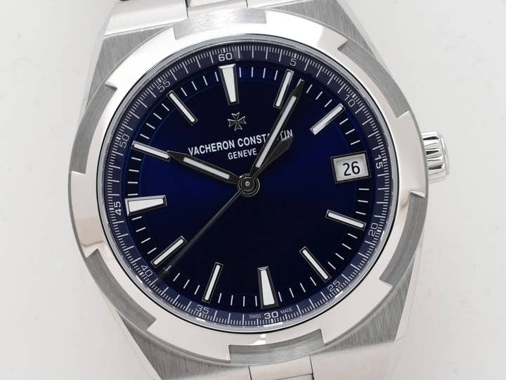 ヴァシュロンコンスタンタン オーヴァーシーズ オートマティック Ref.4520V/210A-B128 ブルー文字盤 未使用 7d3vssa7