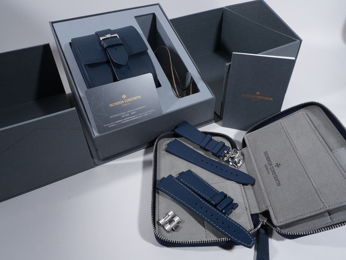 Vacheron Constantin Overseas Automatic Ref.4520V/210A-B128 Blue Dial Unused 7d3vssa7