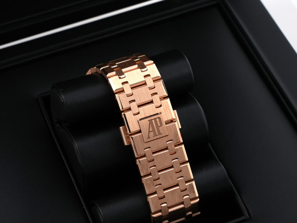 オーデマピゲ ロイヤルオーク オートマティック Ref.15500OR.OO.1220OR.01 ブラック文字盤 中古 yaghsytr