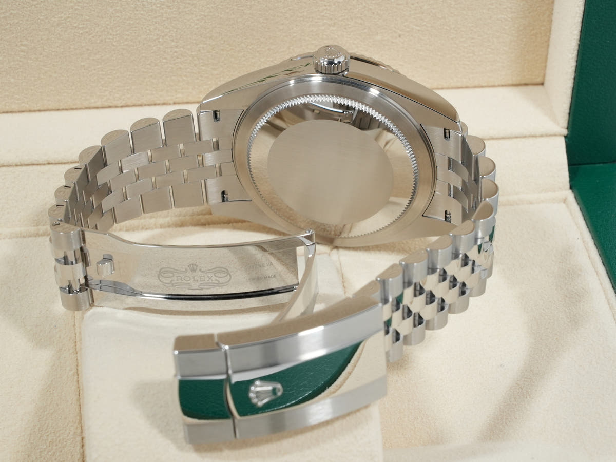 ロレックス スカイドゥエラー Ref.336934 ホワイト文字盤 未使用 metd9kuh