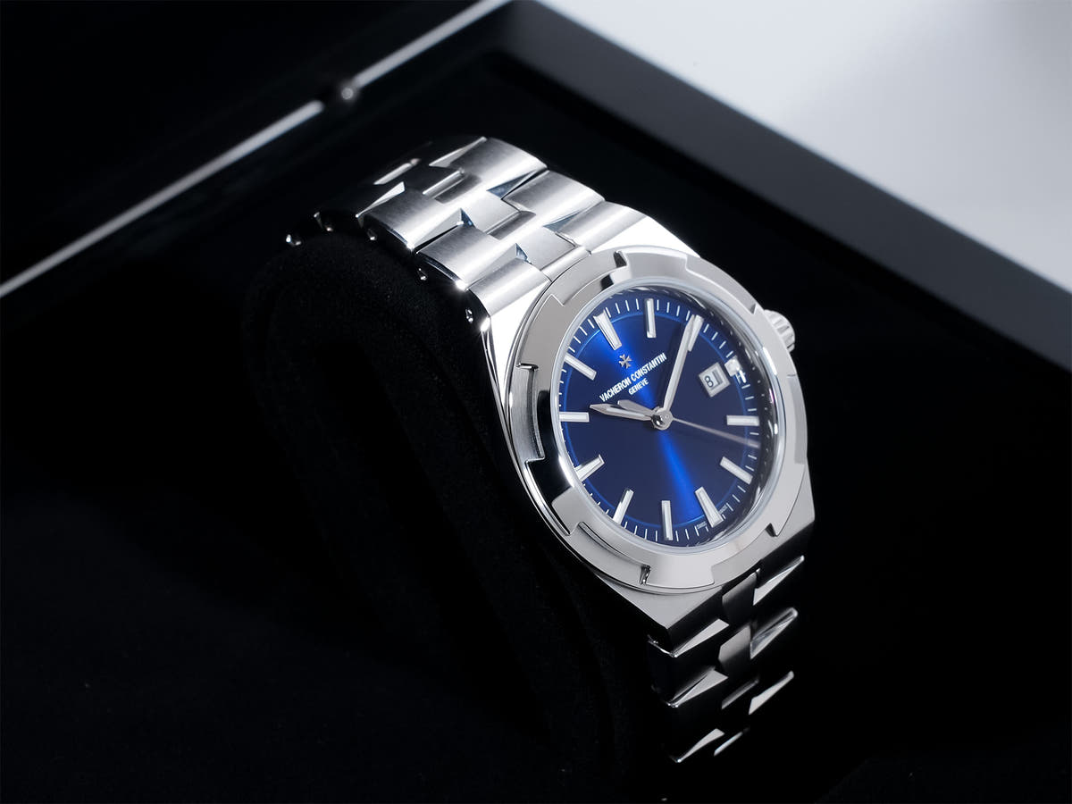 Vacheron Constantin Overseas Automatic Ref.4600V/200A-B980 Blue Dial Unused dwqbxtv4