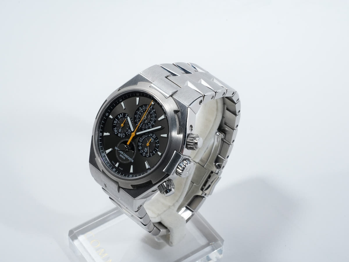 Vacheron Constantin Overseas Perpetual Calendar Chronograph Ref.49020/000W-9656 Grey Dial Good Condition hvhvs2v8