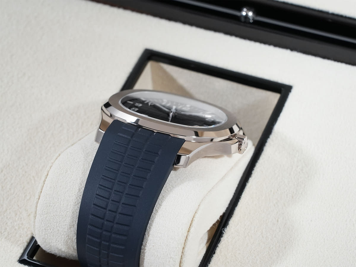 パテックフィリップ アクアノート Ref.5168G-001 ミッドナイトブルー文字盤 美品 r7pgatnc