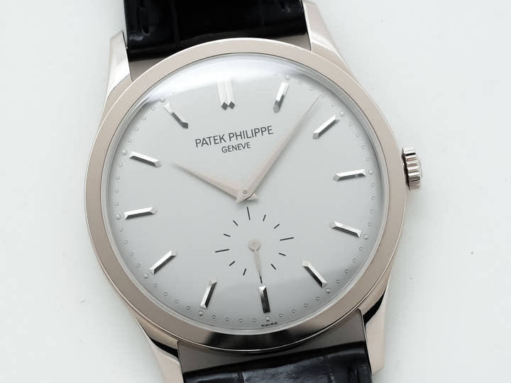 Patek Philippe Calatrava Ref. 5196G-001 White Gold Silver Dial