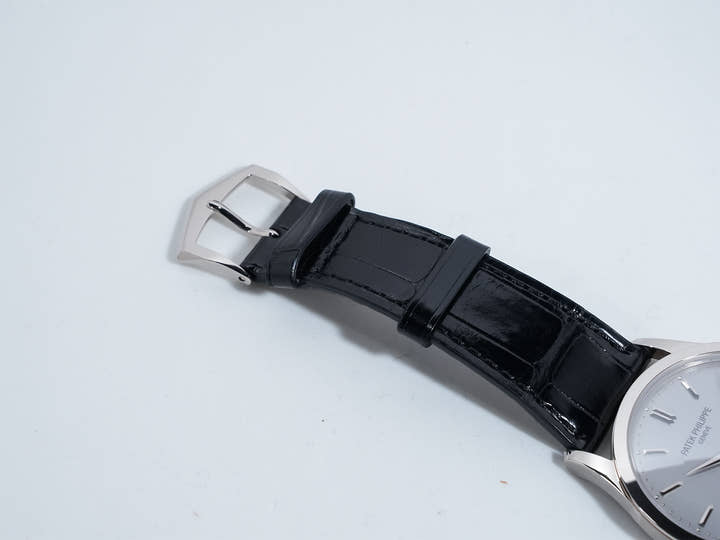 Patek Philippe Calatrava Ref. 5196G-001 White Gold Silver Dial