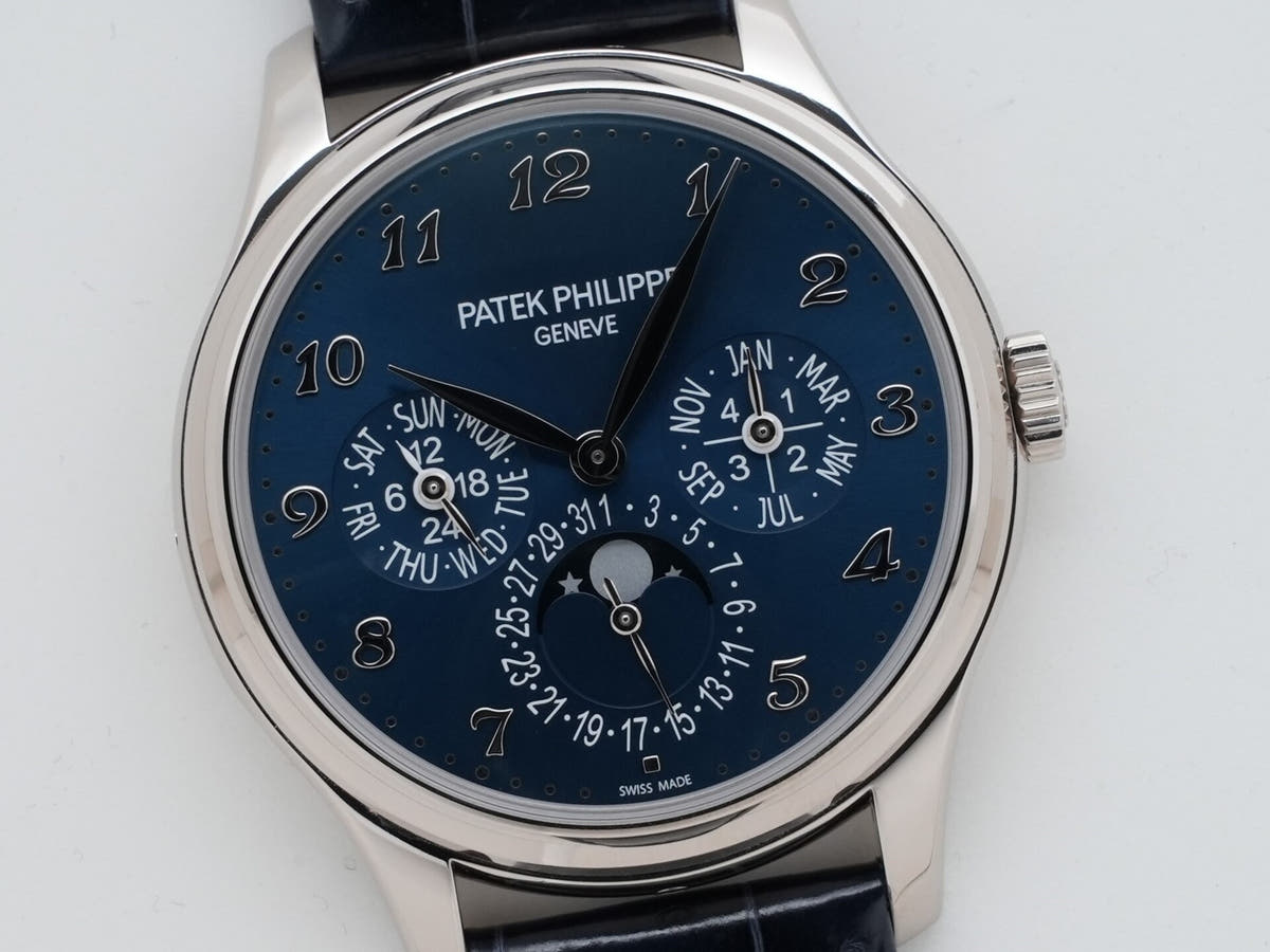 パテックフィリップ パーペチュアルカレンダー Ref.5327G-001 ロイヤルブルーソレイユ文字盤 中古 5vt7s7uf