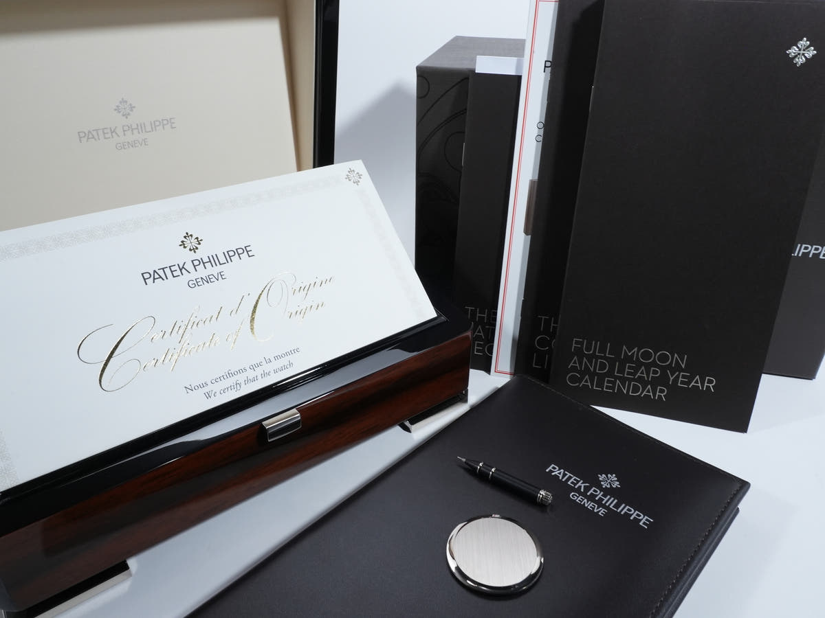 パテックフィリップ パーペチュアルカレンダー Ref.5327G-001 ロイヤルブルーソレイユ文字盤 中古 5vt7s7uf
