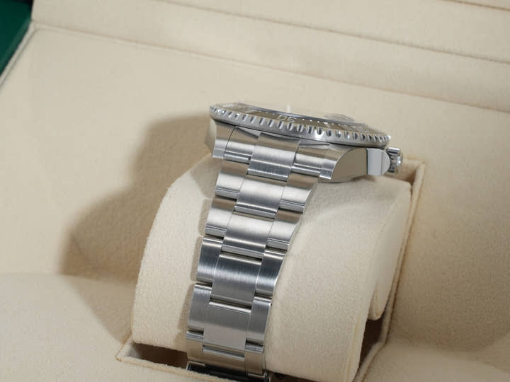 Rolex Sea-Dweller Ref. 126600 Stainless Steel Black Dial