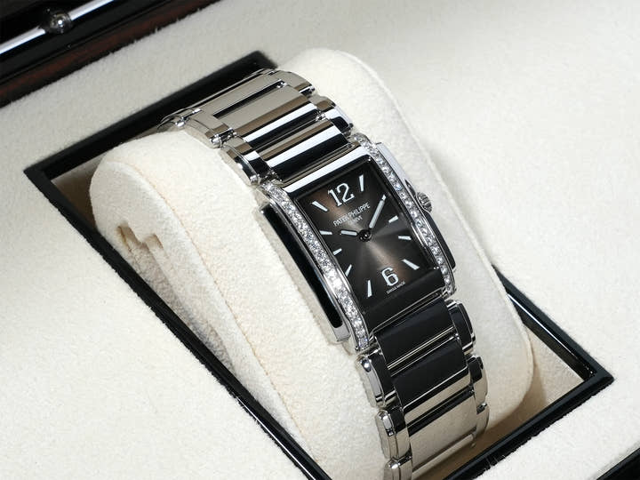 パテックフィリップ Twenty-4 Ref.4910/1200A-010 ステンレススチール グレー文字盤