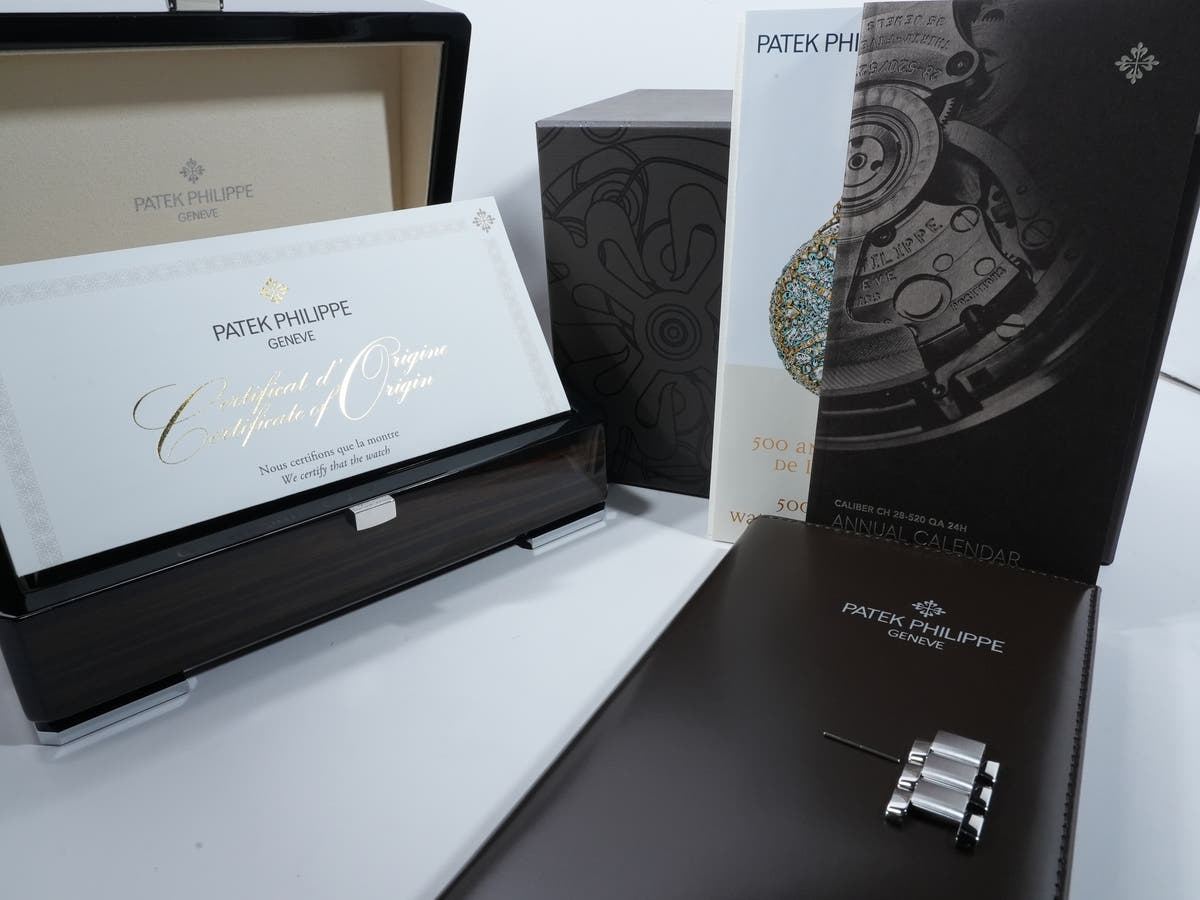 Patek Philippe Annual Calendar Chronograph Ref.5905/1A-001 Stainless Steel Olive Green Soleil Dial Unused t8fk8toe