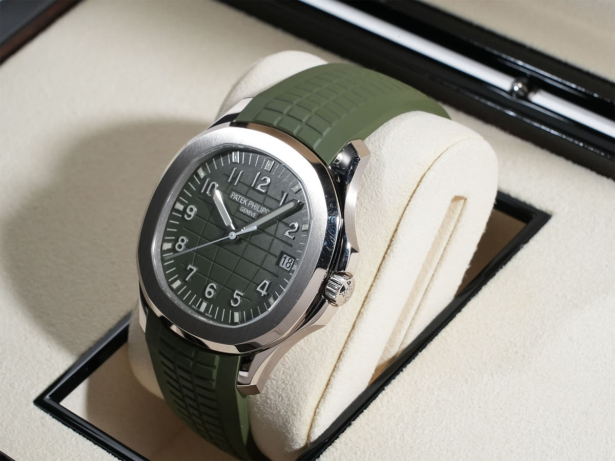 パテックフィリップ アクアノート Ref.5168G-010 18KWG カーキグリーン文字盤 中古 evcvdbfr