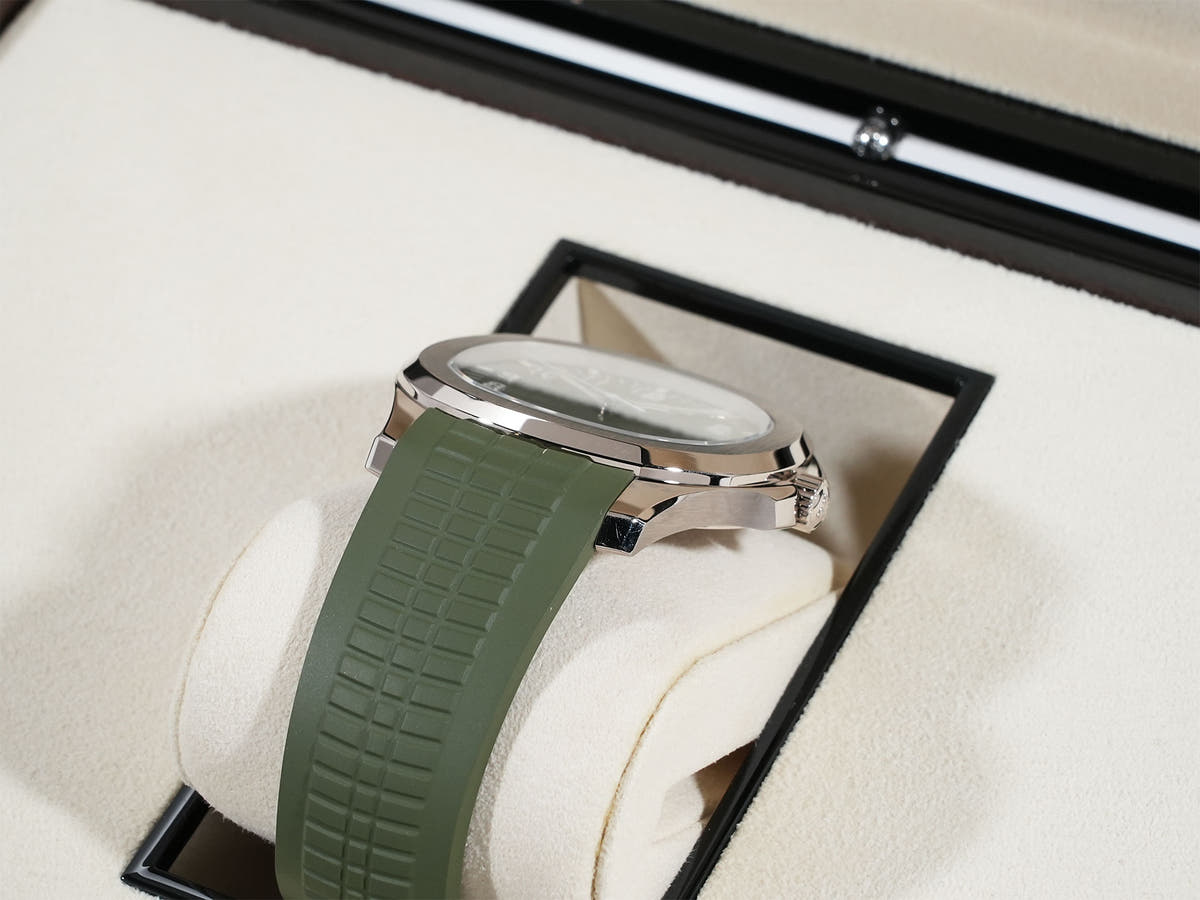 パテックフィリップ アクアノート Ref.5168G-010 18KWG カーキグリーン文字盤 中古 evcvdbfr