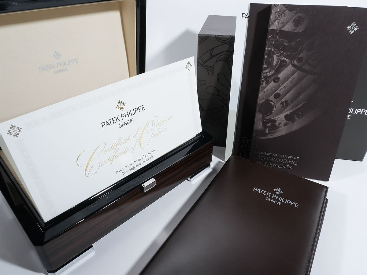 パテックフィリップ アクアノート Ref.5168G-010 18KWG カーキグリーン文字盤 中古 evcvdbfr