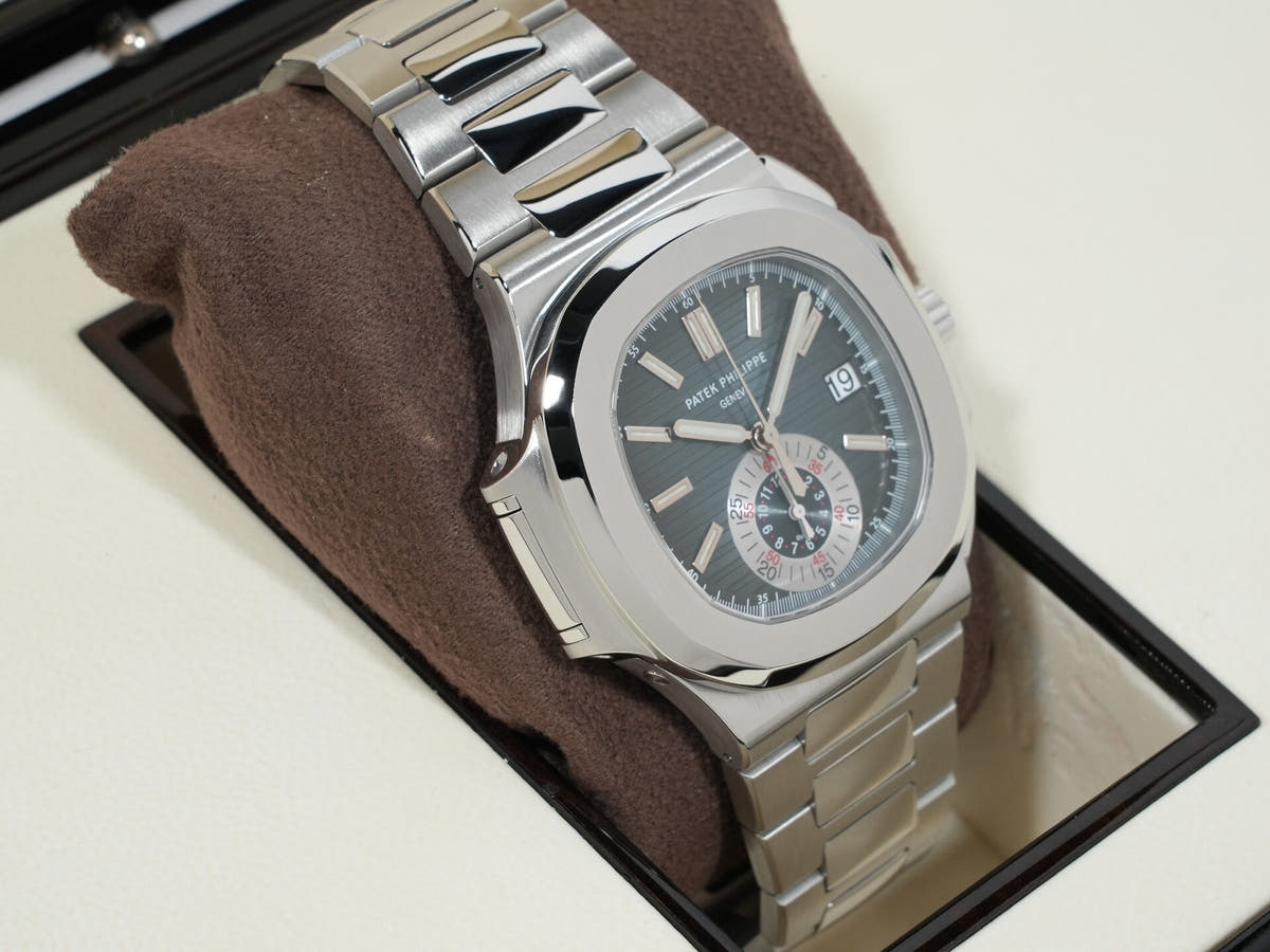 パテックフィリップ ノーチラス クロノグラフ Ref.5980/1A-001 ブルー文字盤 美品 in4e9cuy