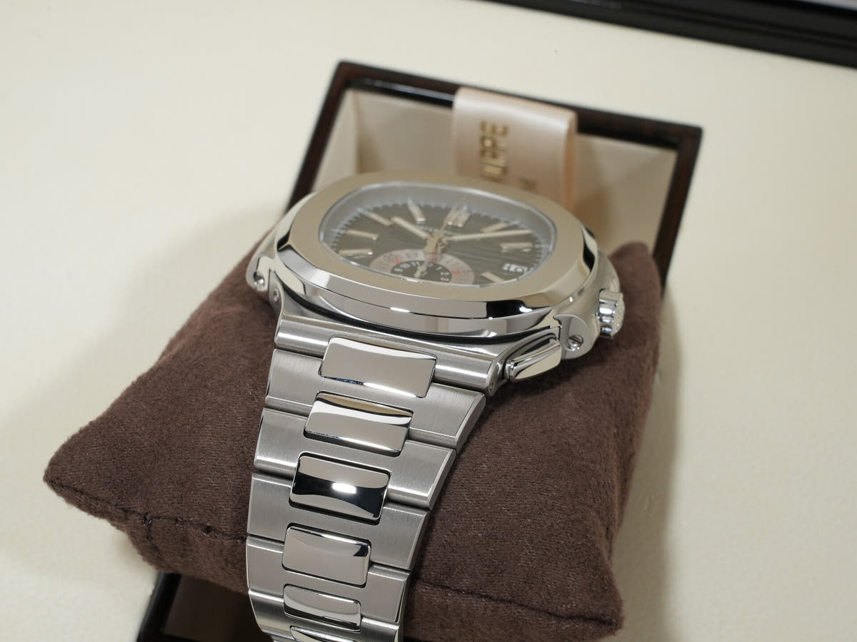パテックフィリップ ノーチラス クロノグラフ Ref.5980/1A-001 ブルー文字盤 美品 in4e9cuy