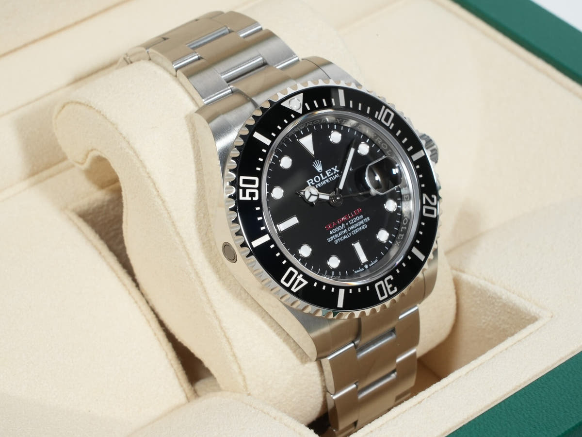 ロレックス シードゥエラー Ref.126600 SS ブラック文字盤 美中古 w3akybqs
