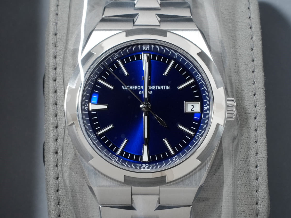 Vacheron Constantin Overseas Automatic Ref.4520V/210A-B128 Blue Dial Unused 2hs25s93