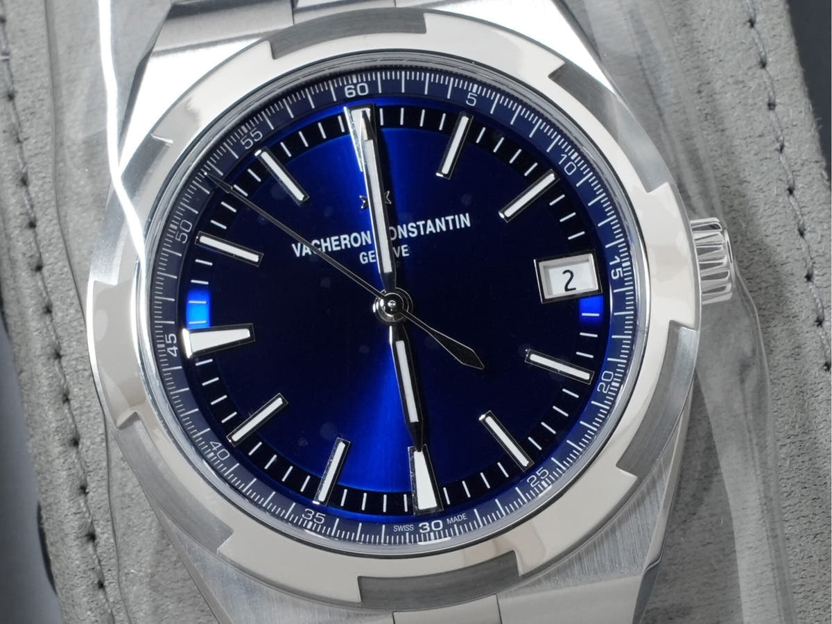Vacheron Constantin Overseas Automatic Ref.4520V/210A-B128 Blue Dial Unused 2hs25s93