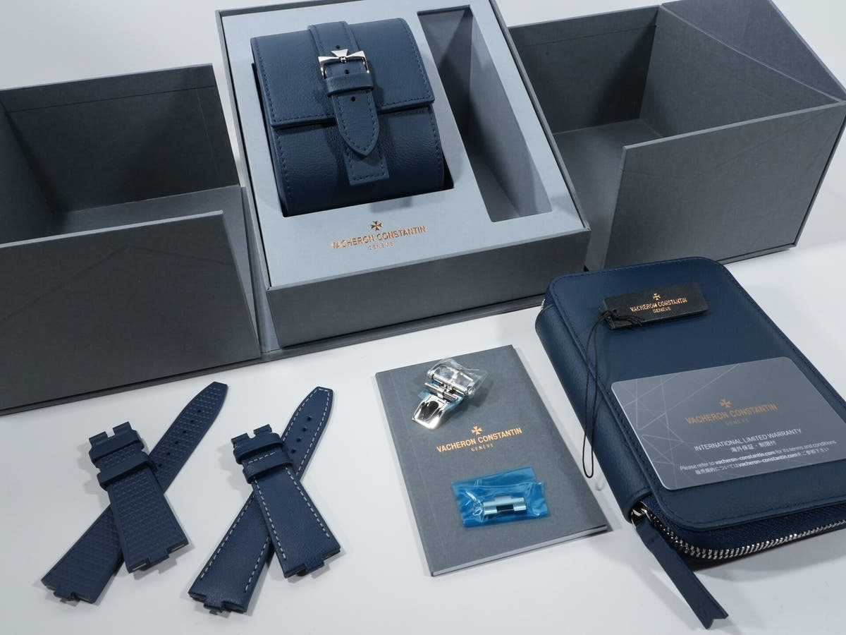 Vacheron Constantin Overseas Automatic Ref.4520V/210A-B128 Blue Dial Unused 2hs25s93