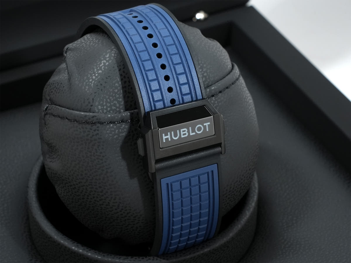 Hublot Square Bang Unico Blue Ceramic Ref.821.EX.5170.RX BLUE CERAMIC Sapphire Crystal Dial Unused 5toibb9c