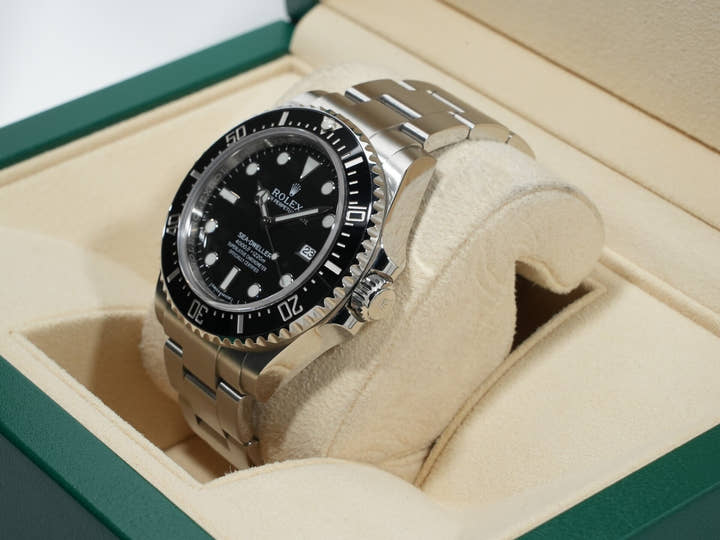 Rolex Sea-Dweller 4000 Ref. 116600 Stainless Steel Black Dial
