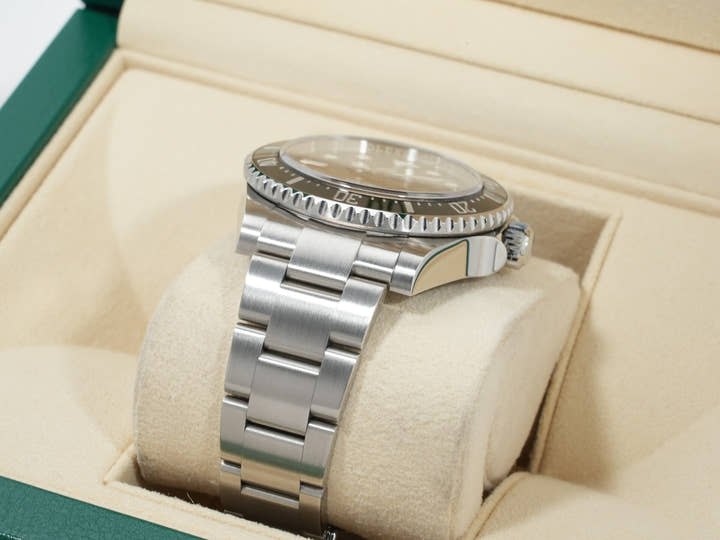 Rolex Sea-Dweller 4000 Ref. 116600 Stainless Steel Black Dial