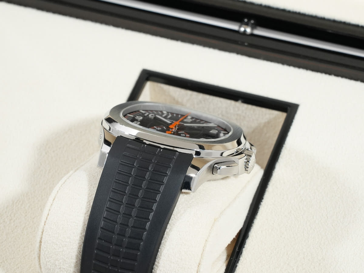 パテックフィリップ アクアノート クロノグラフ Ref.5968A-001 ブラック文字盤 中古 h8zb9hm7