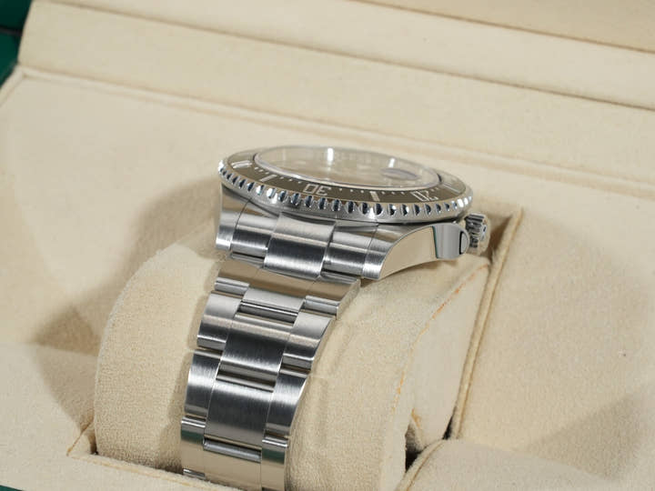 ロレックス シードゥエラー Ref.126600 ステンレススチール ブラック文字盤