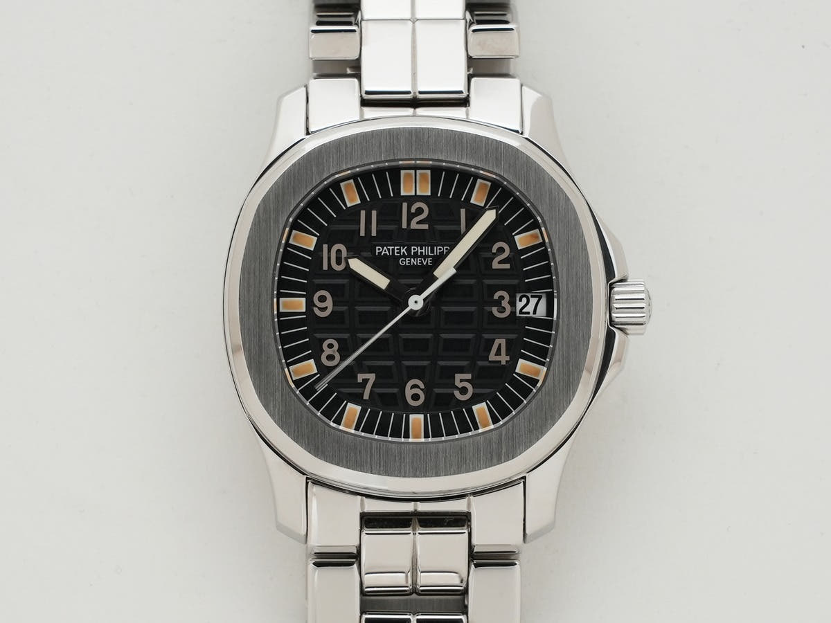 パテックフィリップ アクアノート ミディアム Ref.5066/1A-001 ブラック文字盤 中古 awn28v63