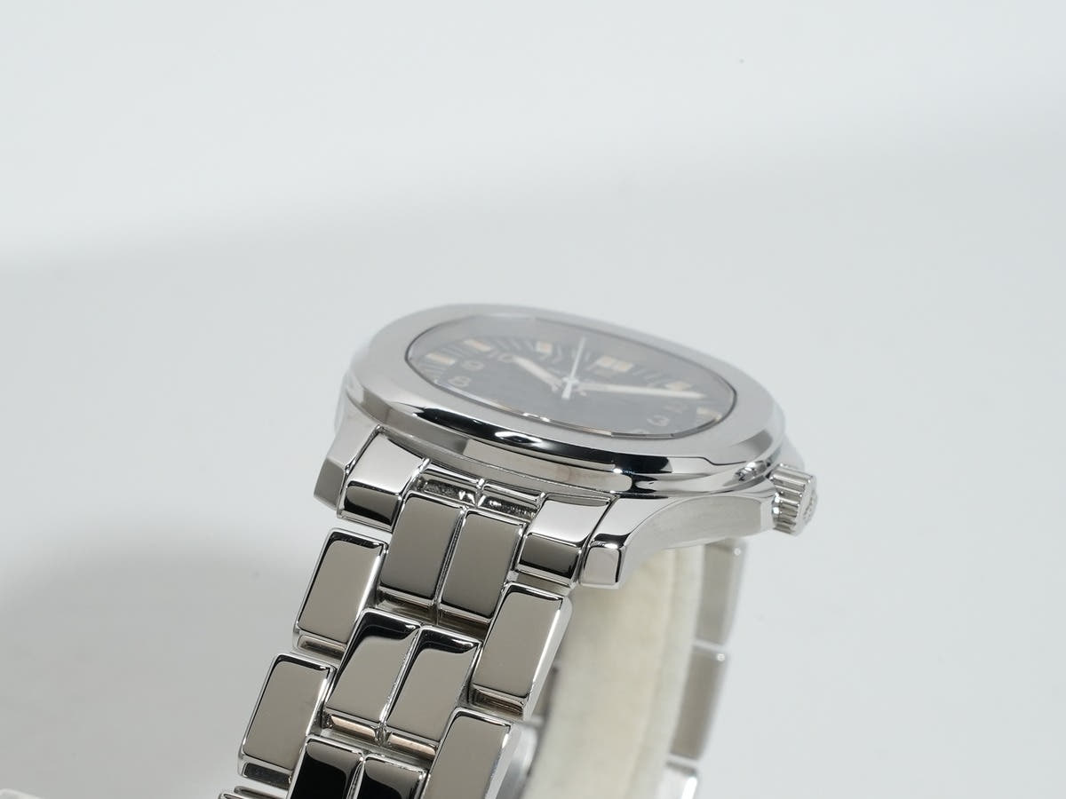パテックフィリップ アクアノート ミディアム Ref.5066/1A-001 ブラック文字盤 中古 awn28v63