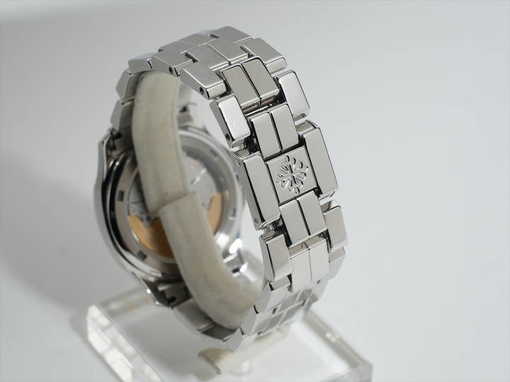 パテックフィリップ アクアノート ミディアム Ref.5066/1A-001 ステンレススチール ブラック文字盤