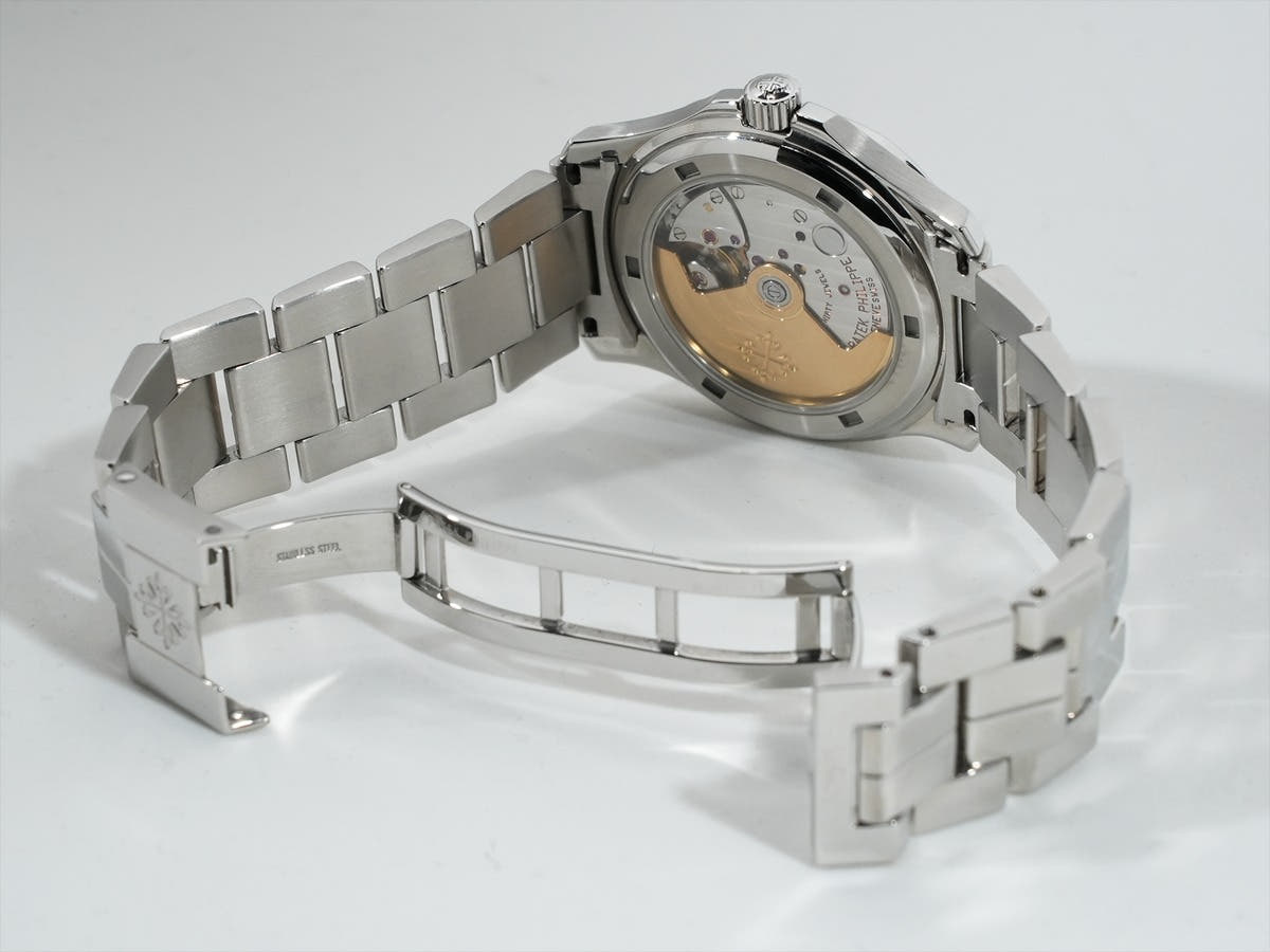 パテックフィリップ アクアノート ミディアム Ref.5066/1A-001 ブラック文字盤 中古 awn28v63