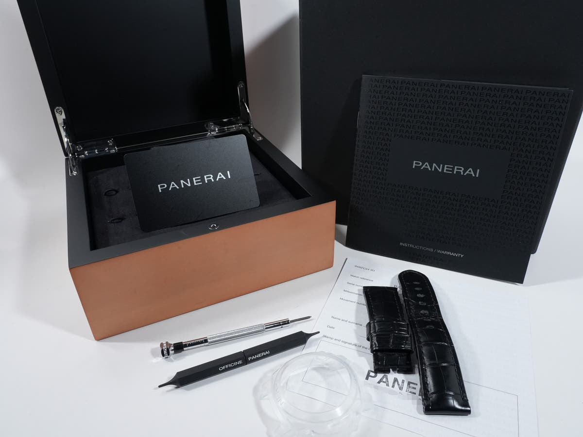 パネライ ルミノール 1950 8DAYS GMT Ref.PAM00233 ブラック文字盤 中古 e85ck5j9