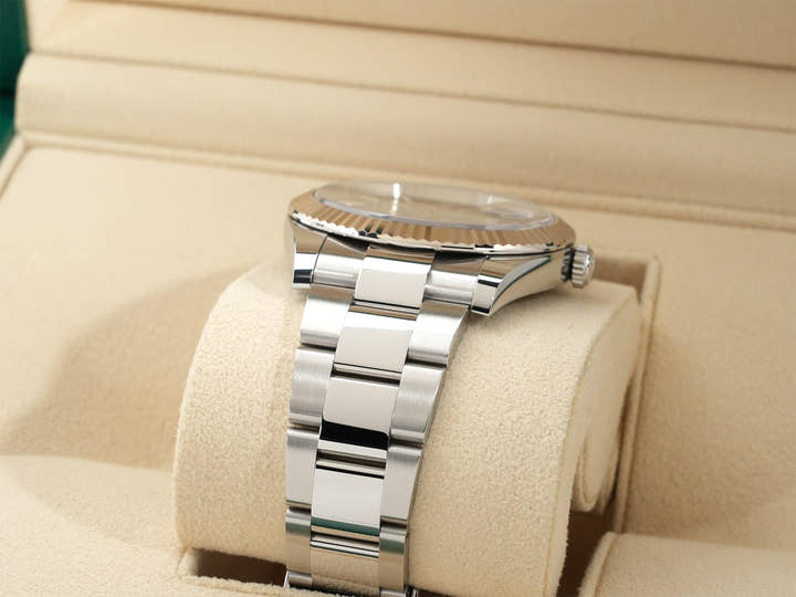Rolex Datejust 41 Ref. 126334 Stainless Steel/White Gold Black Dial Oyster Bracelet
