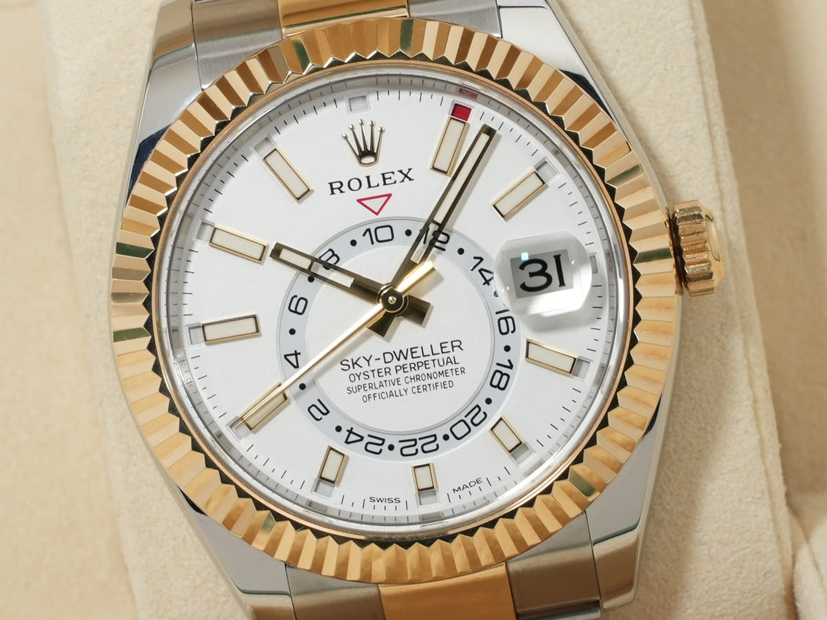 ロレックス スカイドゥエラー Ref.326933 SS/YG ホワイト文字盤 オイスターブレスレット 中古 ekd2emfr