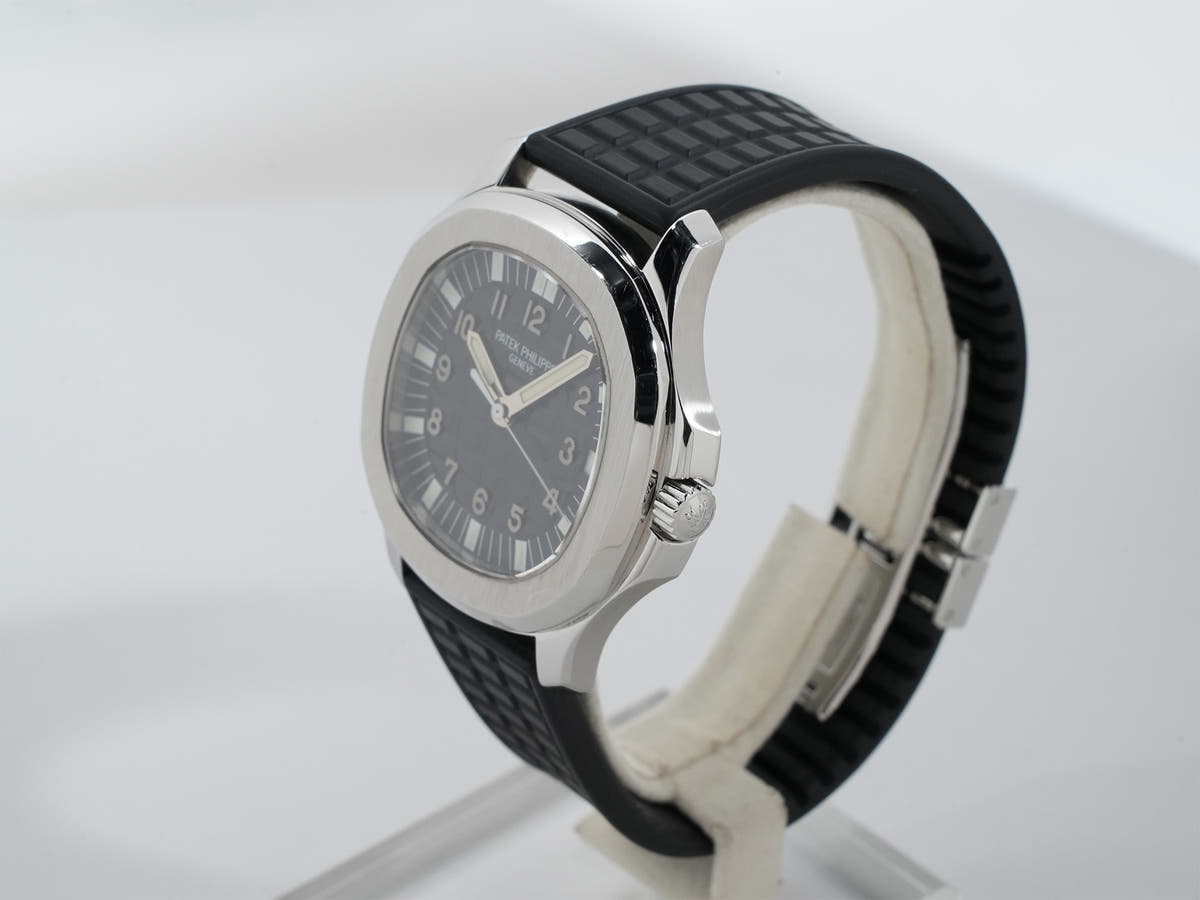 パテックフィリップ アクアノート ラージ Ref.5065A-001 ブラック文字盤 中古 wzgtisev