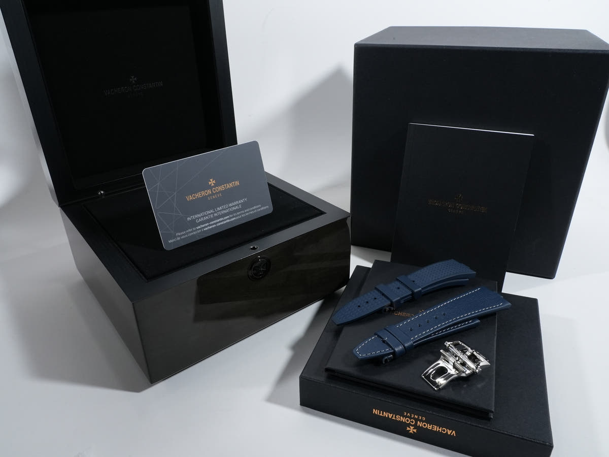 Vacheron Constantin Overseas Automatic Ref.4520V/210A-B128 Blue Dial Used ananee2u