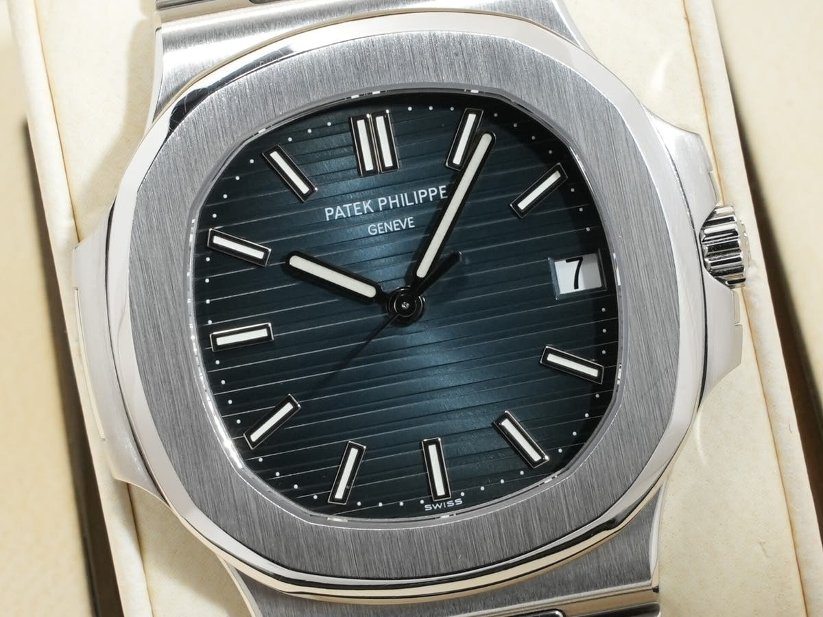 パテックフィリップ ノーチラス Ref.5711/1A-001 ブルー文字盤 中古 rgyni3dj