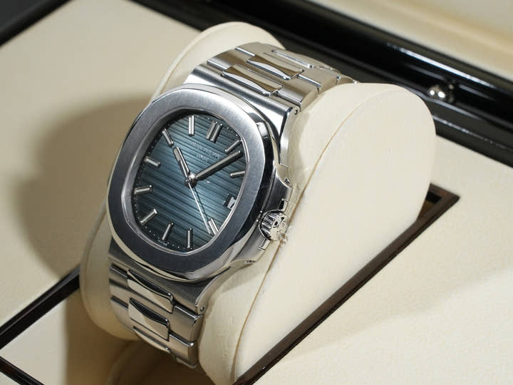 パテックフィリップ ノーチラス Ref.5711/1A-001 ステンレススチール ブルー文字盤
