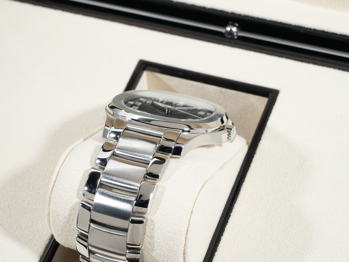 パテックフィリップ アクアノート エクストララージ Ref.5167/1A-001 ブラック文字盤 中古 bwgp2wkr