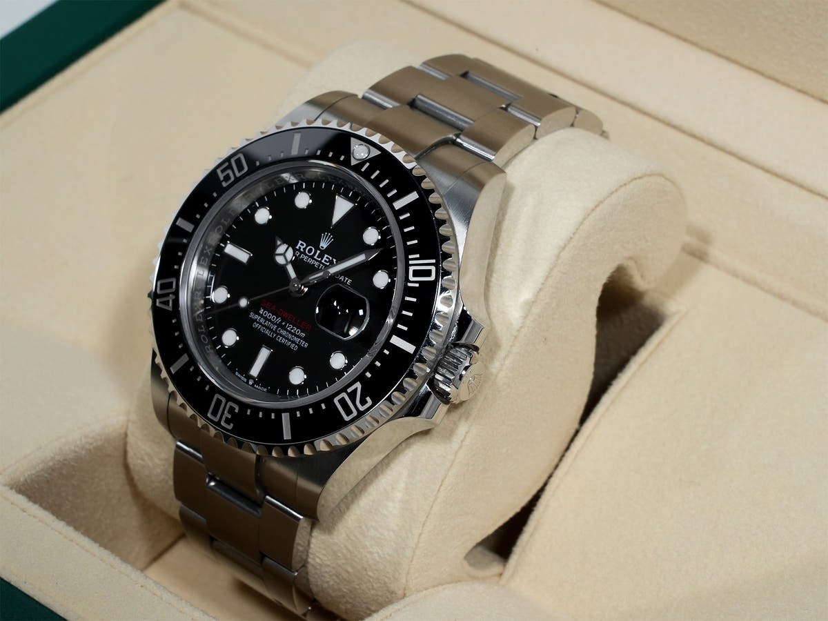 ロレックス シードゥエラー Ref.126600 SS ブラック文字盤 美中古 b64937yo
