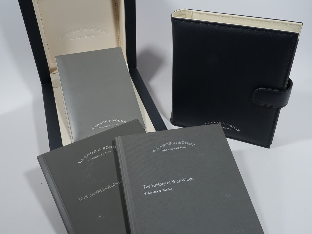 A.ランゲ＆ゾーネ 1815 アニュアルカレンダー Ref.238.026 18KWG シルバー文字盤 中古 xrsqtr9u