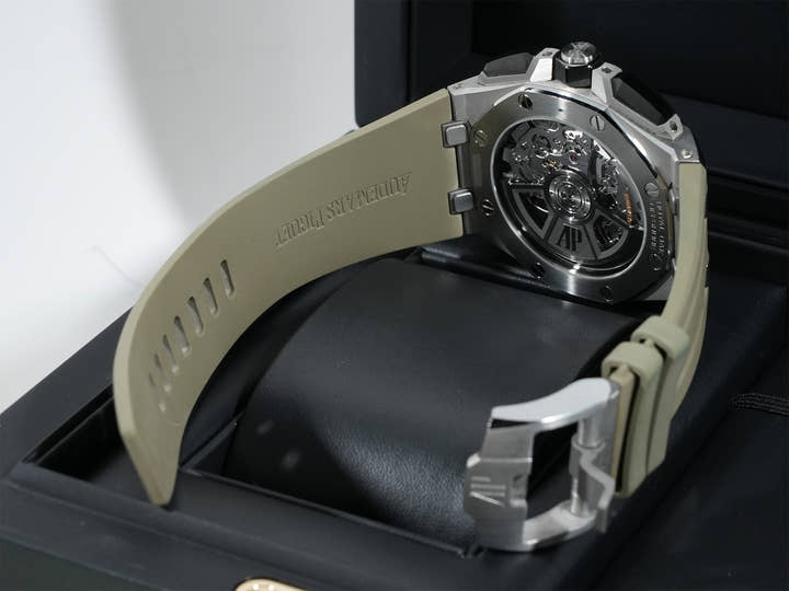 オーデマピゲ ロイヤルオーク オフショア クロノグラフ Ref.26420SO.OO.A600CA.01 ステンレススチール スモークブラウン文字盤