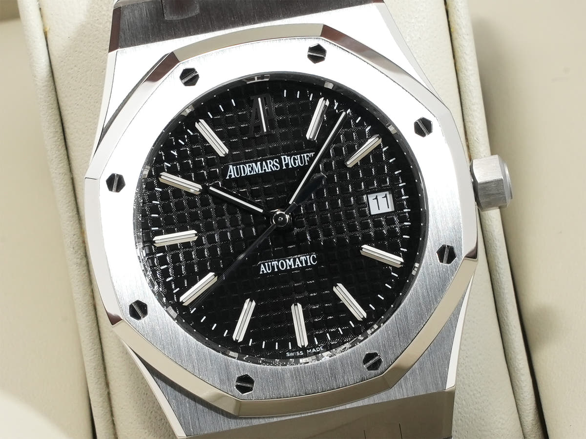 オーデマピゲ ロイヤルオーク Ref.15300ST.OO.1220ST.03 ブラック文字盤 中古 tfhgv2jj