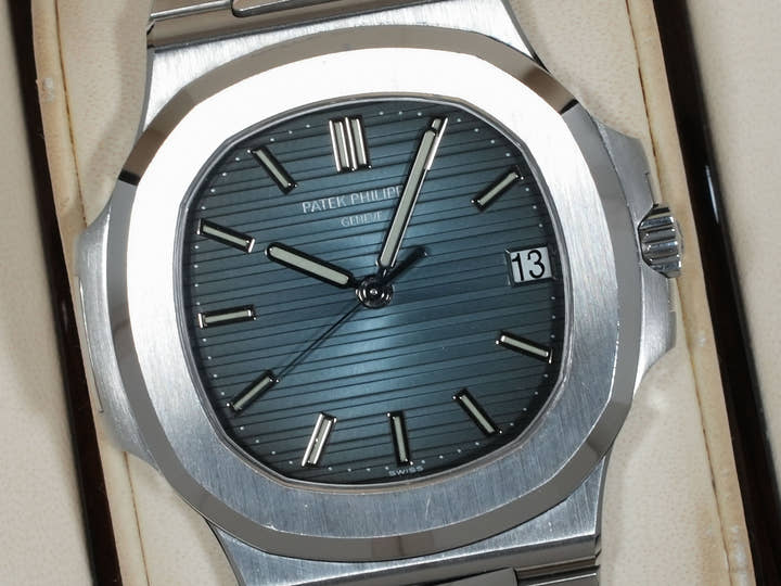 パテックフィリップ ノーチラス Ref.5711/1A-001 ステンレススチール ブルー文字盤