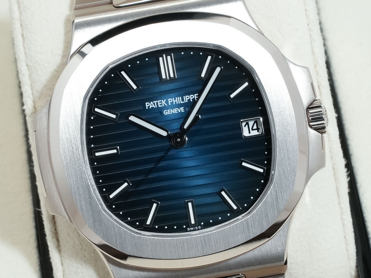 パテックフィリップ ノーチラス Ref.5811/1G-001 ブルー・ソレイユ文字盤 美品 8usbizmo