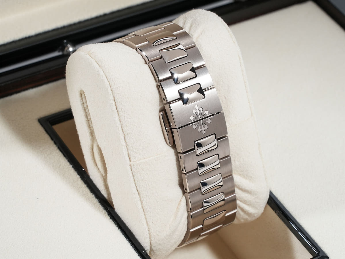 パテックフィリップ ノーチラス Ref.5811/1G-001 ブルー・ソレイユ文字盤 美品 8usbizmo