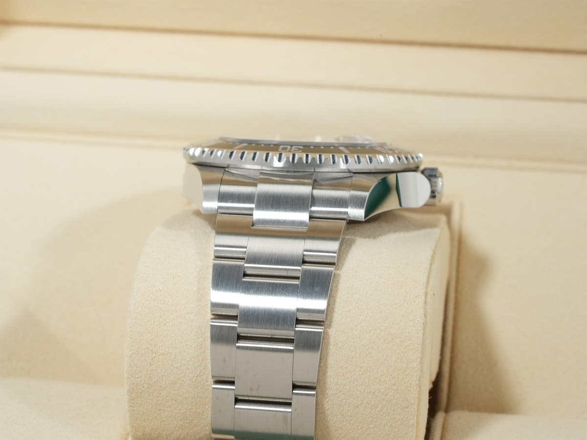 ロレックス シードゥエラー Ref.126600 ブラック文字盤 中古 6uuw8t2r
