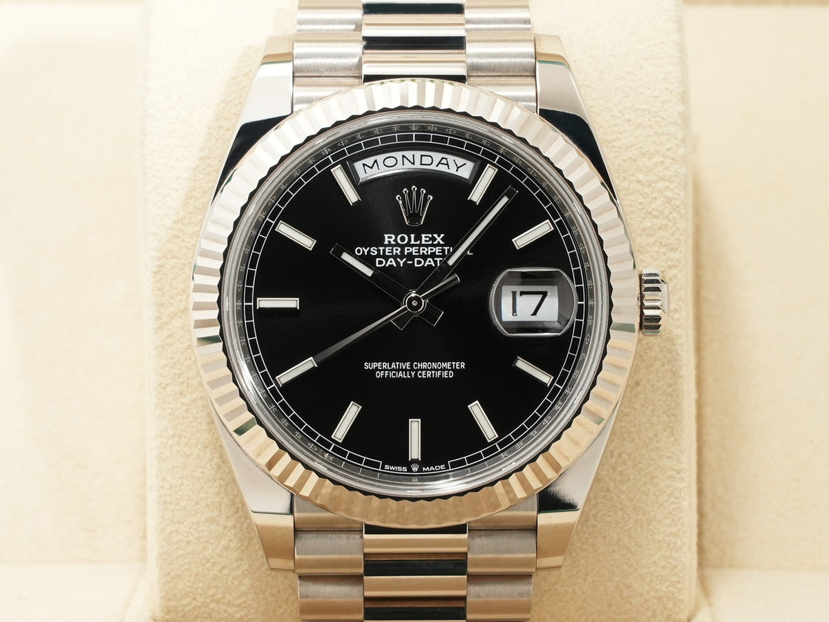 ロレックス デイデイト40 Ref.228239 18KWG ブラック文字盤 中古 ybud9t6g